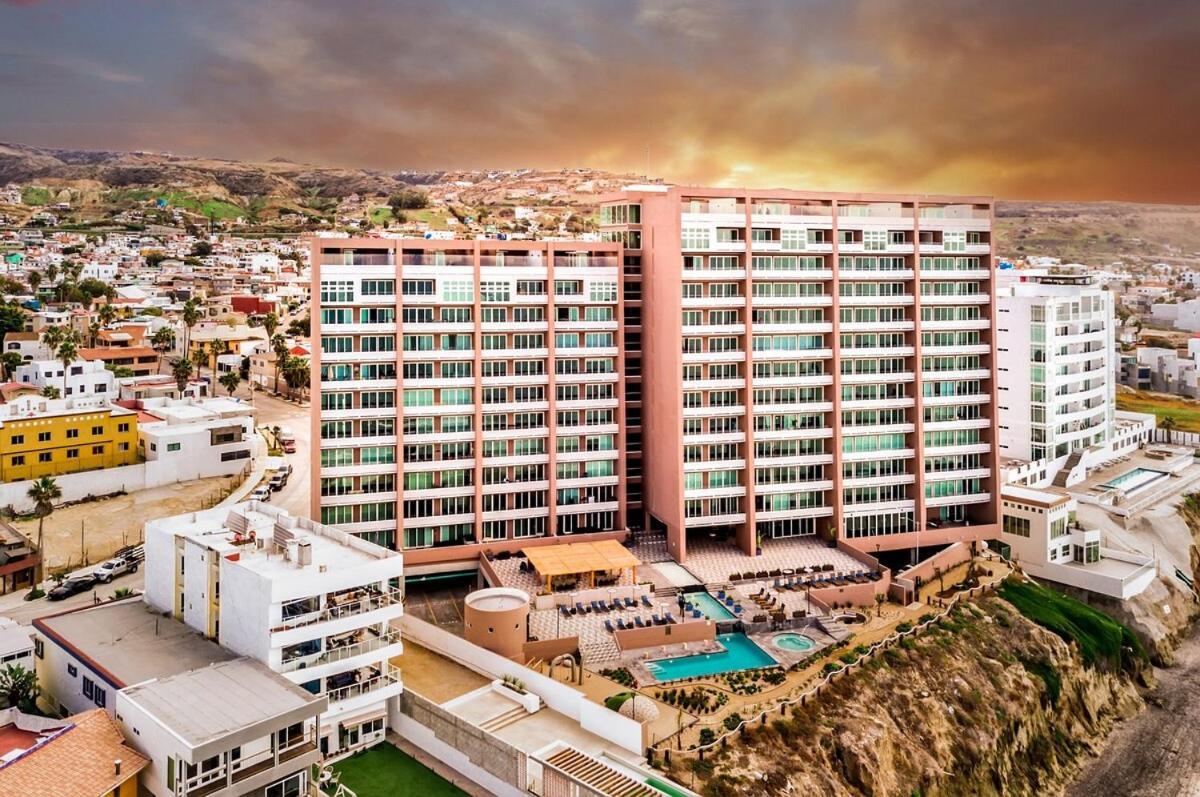 Beachfront With Balcony Amazing View Tijuana