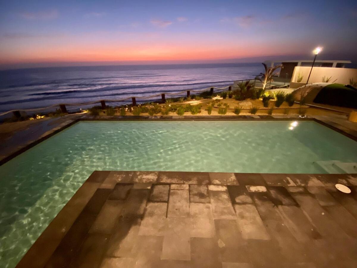 Beachfront With Balcony Amazing View Apartment